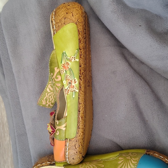 Beautiful Mule Slide on shoes Size 39. - Picture 3 of 7